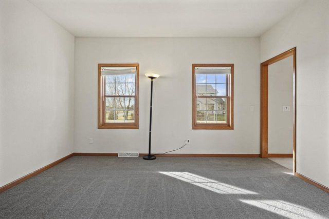 3026 Saddle Brooke Trail, Sun Prairie, WI 53590