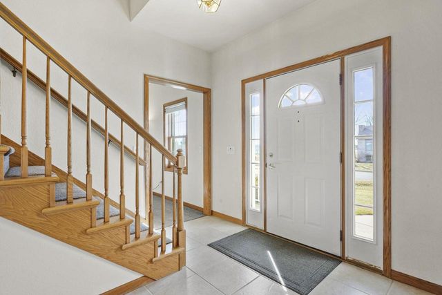 3026 Saddle Brooke Trail, Sun Prairie, WI 53590