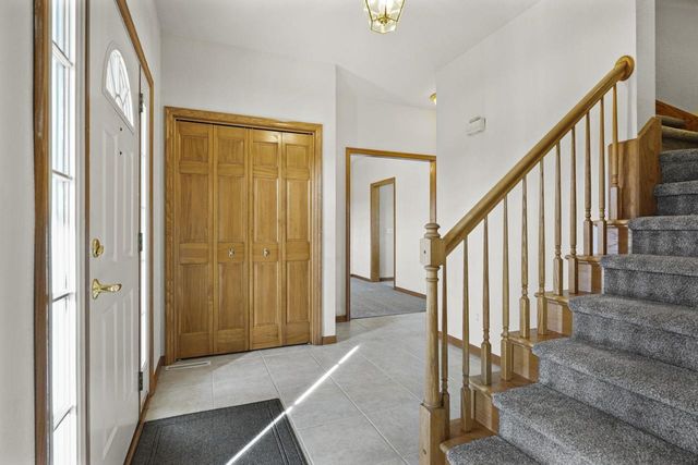 3026 Saddle Brooke Trail, Sun Prairie, WI 53590