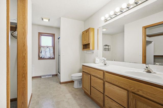 3026 Saddle Brooke Trail, Sun Prairie, WI 53590