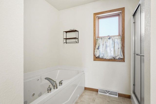 3026 Saddle Brooke Trail, Sun Prairie, WI 53590