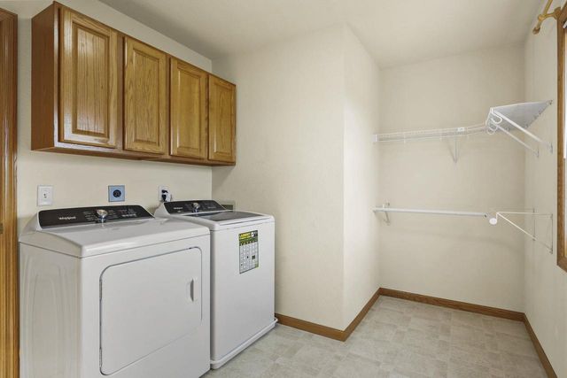 3026 Saddle Brooke Trail, Sun Prairie, WI 53590