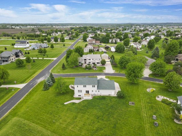 3026 Saddle Brooke Trail, Sun Prairie, WI 53590