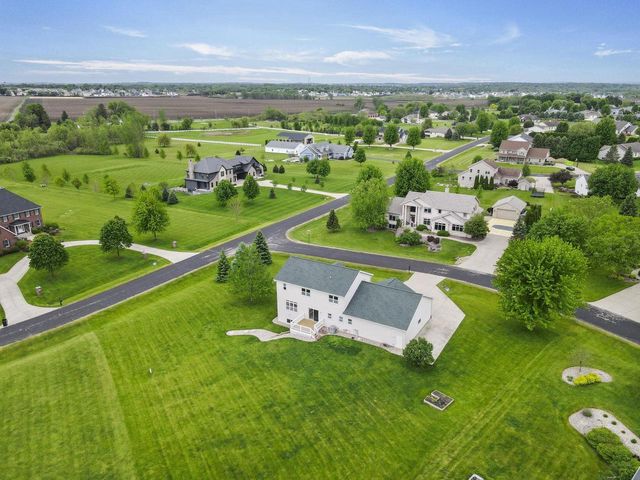 3026 Saddle Brooke Trail, Sun Prairie, WI 53590