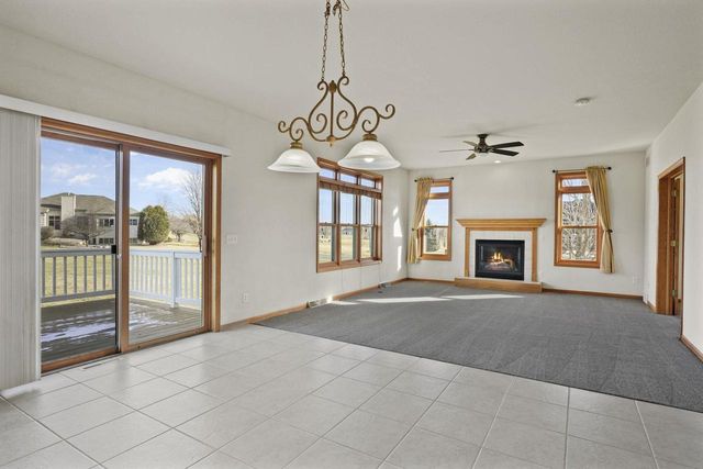 3026 Saddle Brooke Trail, Sun Prairie, WI 53590