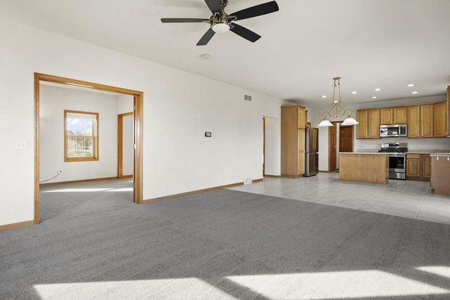 3026 Saddle Brooke Trail, Sun Prairie, WI 53590