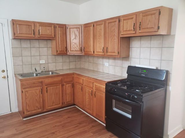 5170 S King Drive 1, Chicago, IL 60615