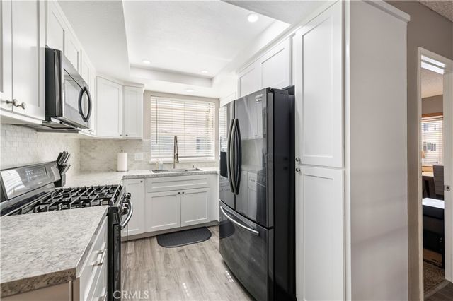 17955 River Circle 4, Canyon Country, CA 91387