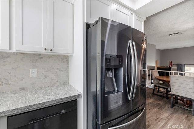 17955 River Circle 4, Canyon Country, CA 91387