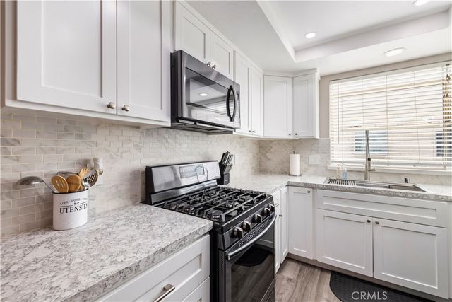 17955 River Circle 4, Canyon Country, CA 91387