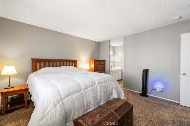 17955 River Circle 4, Canyon Country, CA 91387