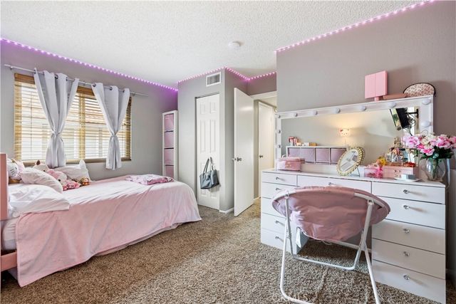 17955 River Circle 4, Canyon Country, CA 91387