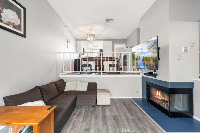 17955 River Circle 4, Canyon Country, CA 91387