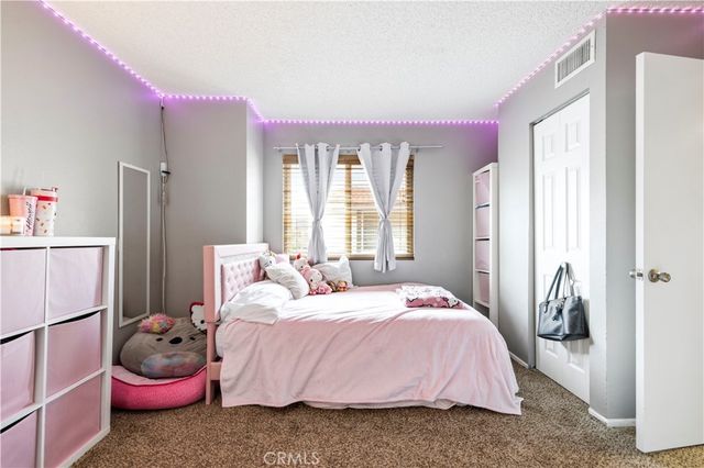 17955 River Circle 4, Canyon Country, CA 91387