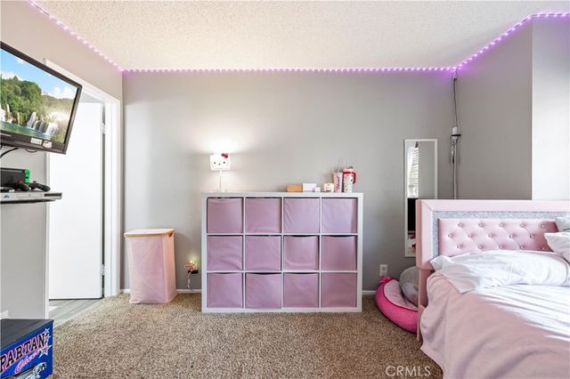 17955 River Circle 4, Canyon Country, CA 91387