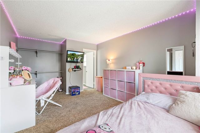 17955 River Circle 4, Canyon Country, CA 91387