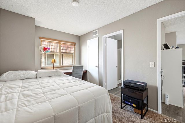 17955 River Circle 4, Canyon Country, CA 91387