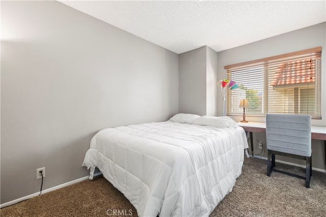 17955 River Circle 4, Canyon Country, CA 91387