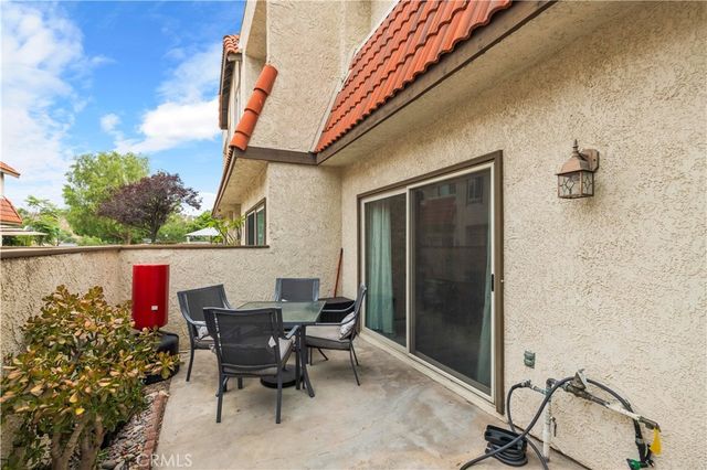 17955 River Circle 4, Canyon Country, CA 91387