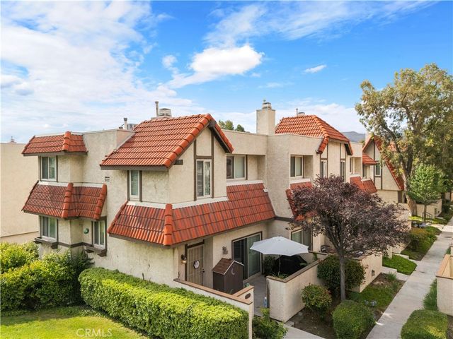 17955 River Circle 4, Canyon Country, CA 91387