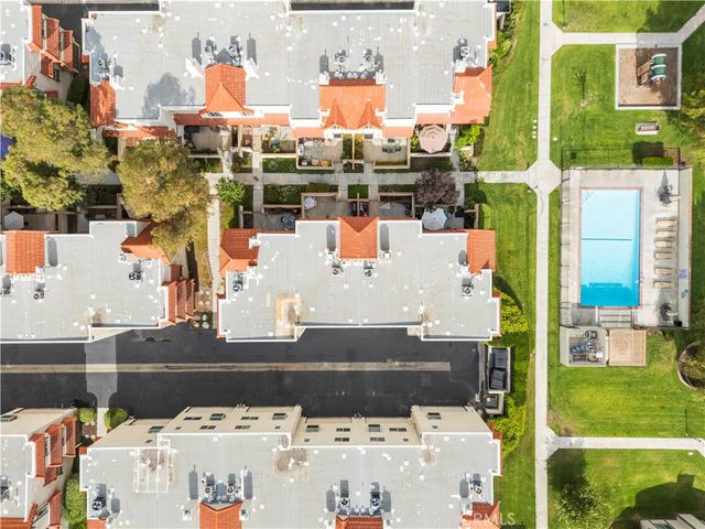 17955 River Circle 4, Canyon Country, CA 91387