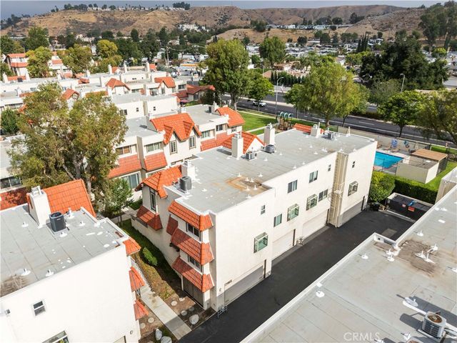 17955 River Circle 4, Canyon Country, CA 91387