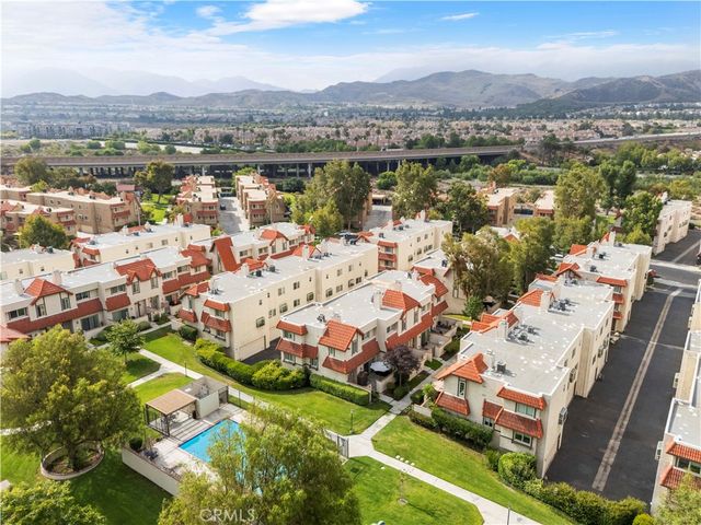 17955 River Circle 4, Canyon Country, CA 91387