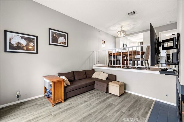 17955 River Circle 4, Canyon Country, CA 91387