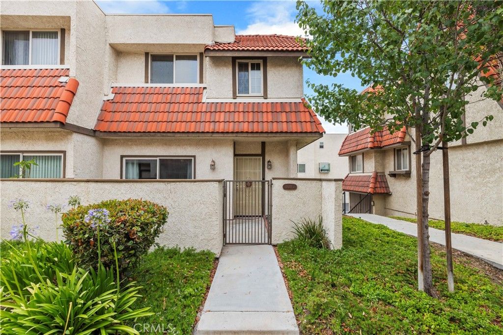 17955 River Circle 4, Canyon Country, CA 91387