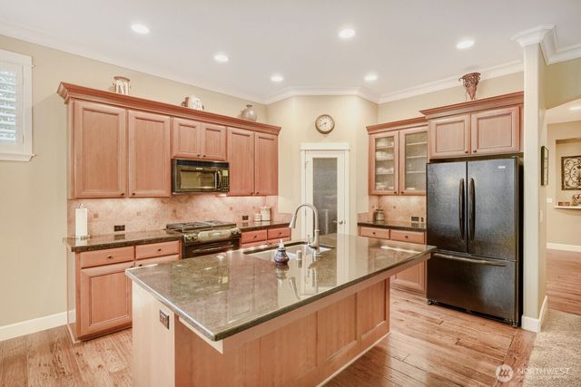 1001 S 38th Court, Renton, WA 98055