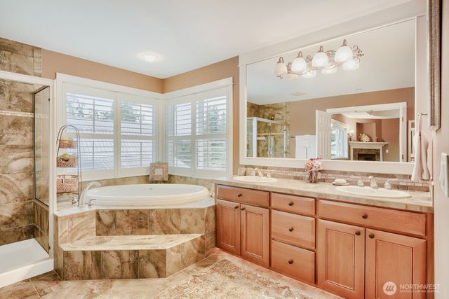 1001 S 38th Court, Renton, WA 98055
