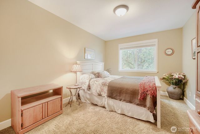 1001 S 38th Court, Renton, WA 98055