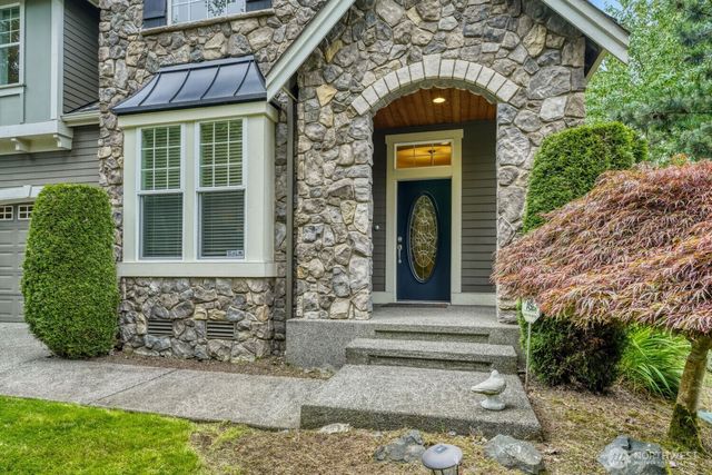 1001 S 38th Court, Renton, WA 98055