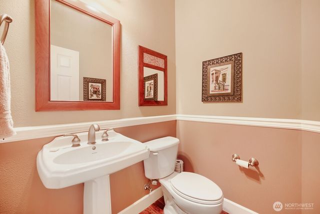 1001 S 38th Court, Renton, WA 98055