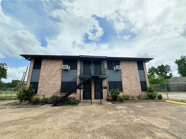 5418 Weaver Road A, Houston, TX 77016