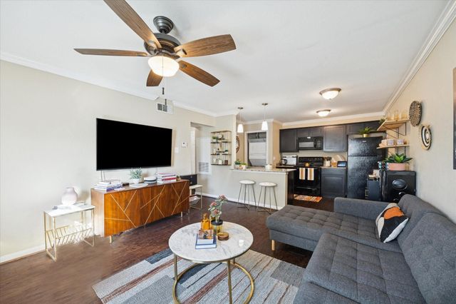 1600 W T C Jester Boulevard 35, Houston, TX 77008