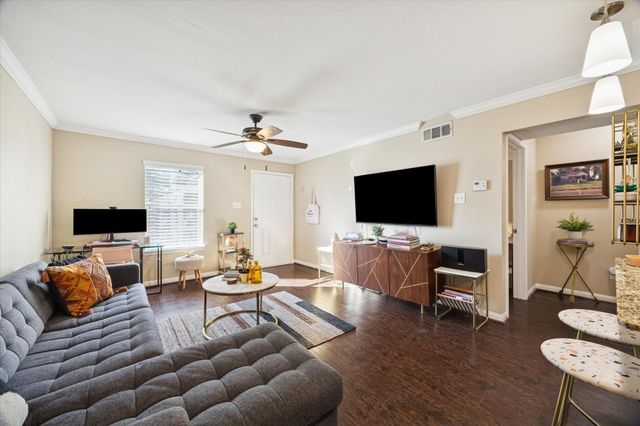 1600 W T C Jester Boulevard 35, Houston, TX 77008