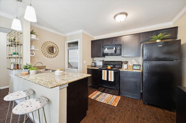 1600 W T C Jester Boulevard 35, Houston, TX 77008