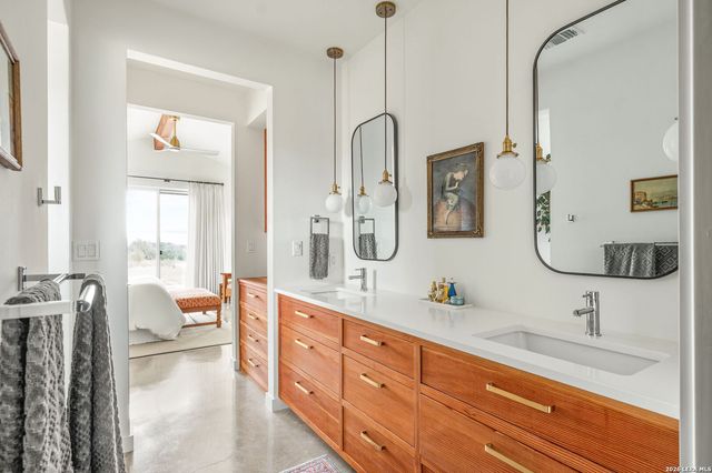 1808 Axis Circle, Fredericksburg, TX 78624