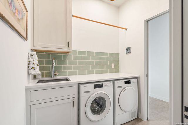 1808 Axis Circle, Fredericksburg, TX 78624