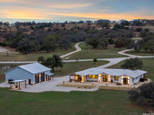 1808 Axis Circle, Fredericksburg, TX 78624