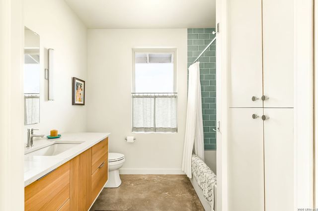 1808 Axis Circle, Fredericksburg, TX 78624