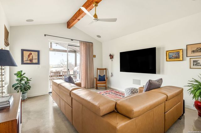 1808 Axis Circle, Fredericksburg, TX 78624