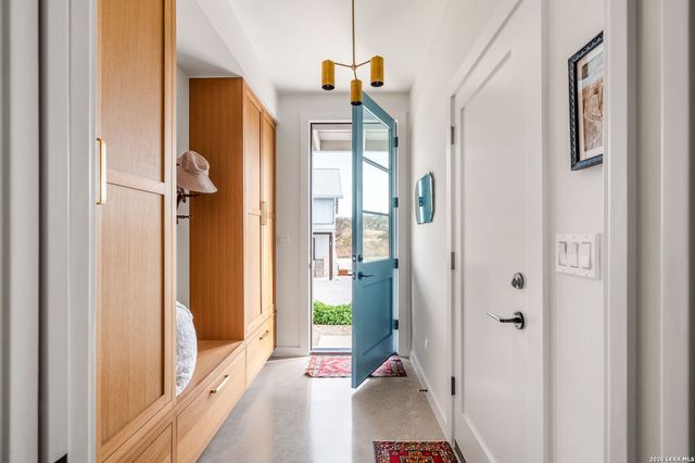 1808 Axis Circle, Fredericksburg, TX 78624