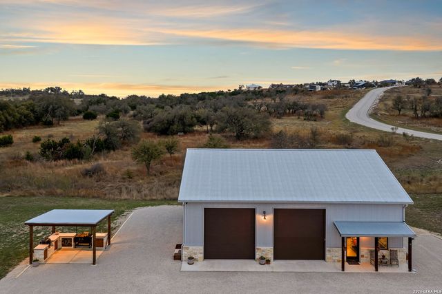 1808 Axis Circle, Fredericksburg, TX 78624