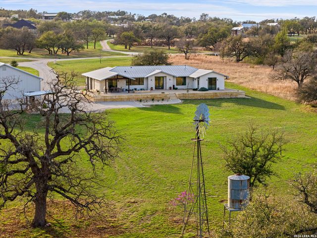 1808 Axis Circle, Fredericksburg, TX 78624
