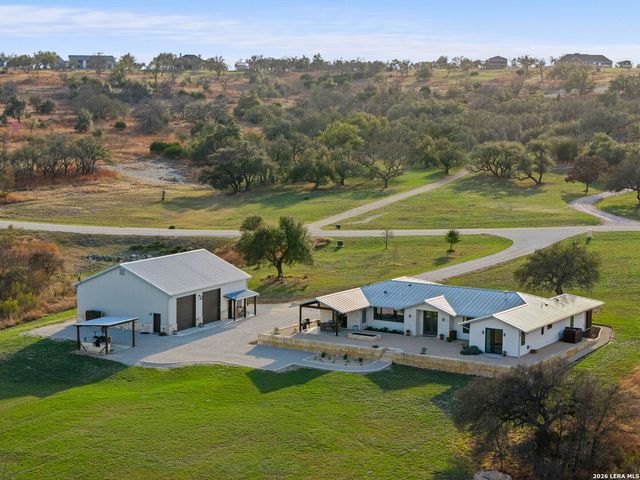 1808 Axis Circle, Fredericksburg, TX 78624