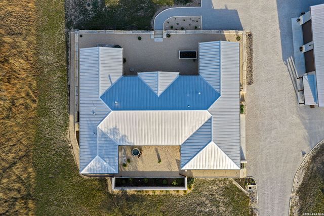 1808 Axis Circle, Fredericksburg, TX 78624