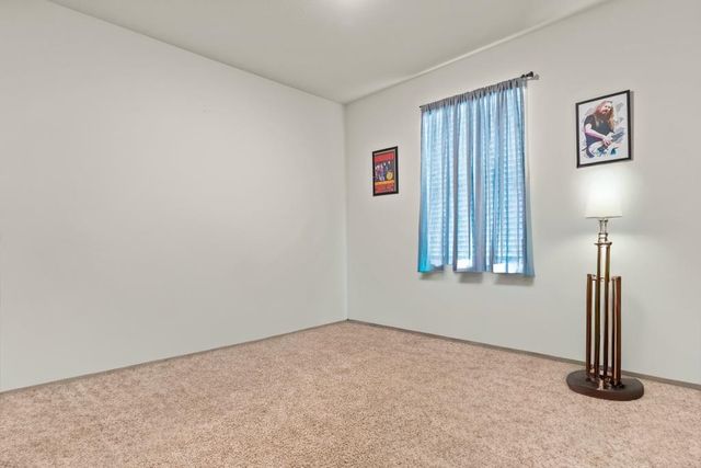 604 N Riveroaks Ln, Chandler, TX 75758