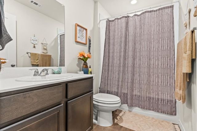 604 N Riveroaks Ln, Chandler, TX 75758